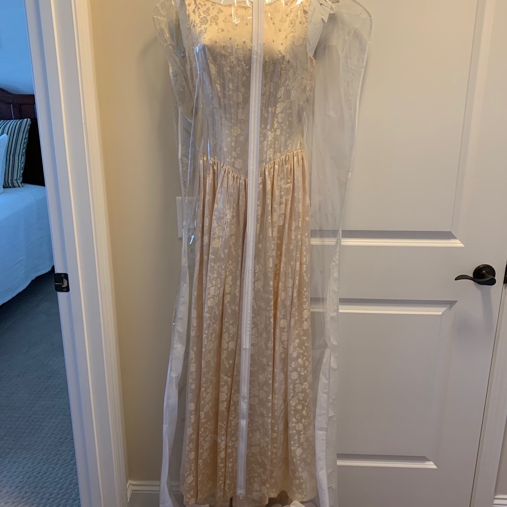 Vintage 1961 Handmade Wedding Dress w/veil sz 6-8 - Picture 16 of 16